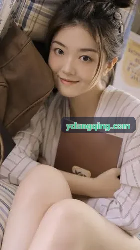 中控台储物盒与座椅缝隙收纳条组成的车内收纳劲潮集团网站